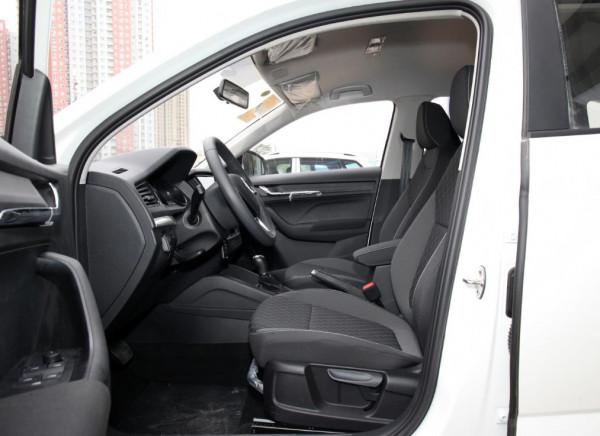 家裡人口少,買輛小型SUV就行,這三款省油、耐用、舒適、空間大 家裡人口少,買輛小型SUV就行,這三款省油、耐用、舒適、空間大