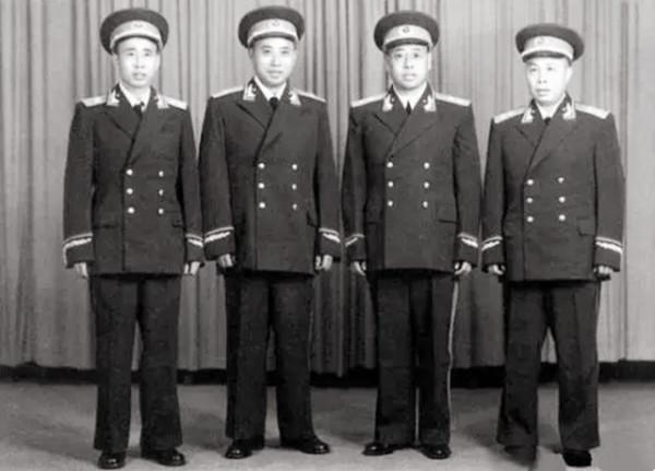 當年，湖南一“老百姓”接到通知，到北京出席授銜，成為開國中將