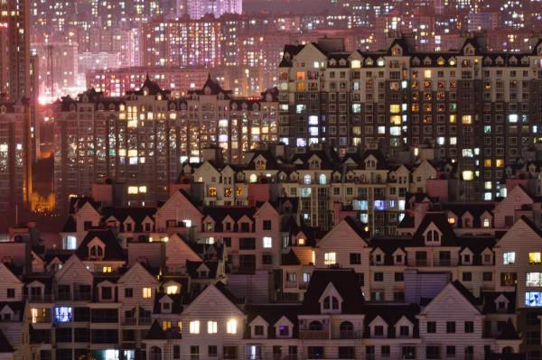 從月入近百萬淪落到賣大蒜，北京電影人：環球影城？我只能進去賣爆米花