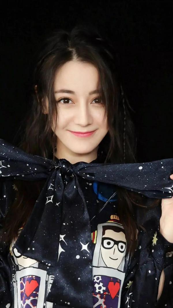 明星桌布迪麗熱巴桌布 明星桌布迪麗熱巴桌布