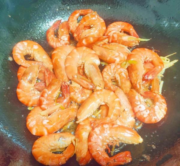 油燜大蝦這樣做,就沒有輸過,醬汁濃郁,好吃到殼都不想放過 油燜大蝦這樣做,就沒有輸過,醬汁濃郁,好吃到殼都不想放過