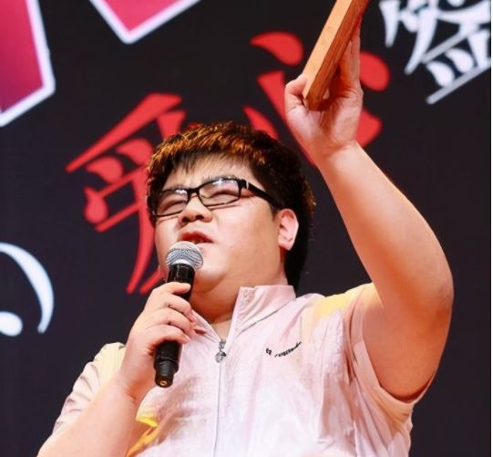 從勵志的盲人歌手到人人唾棄，楊光怎麼就走到了今天這種地步？