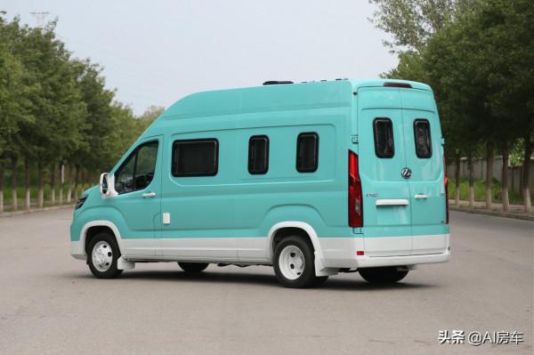 顏值高功能多，帶2&period;0T雙驅，13m&sup3;空間，2人用的大通vanlife露營車