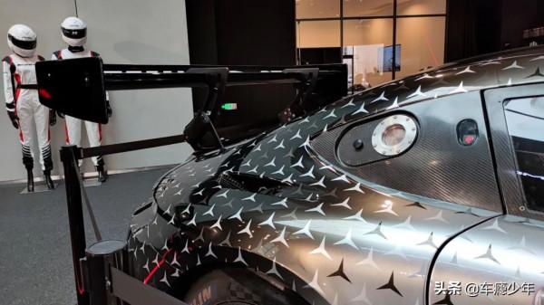 實拍賓士AMG GT3賽車！採用6.2升V8動力，國內極為罕見