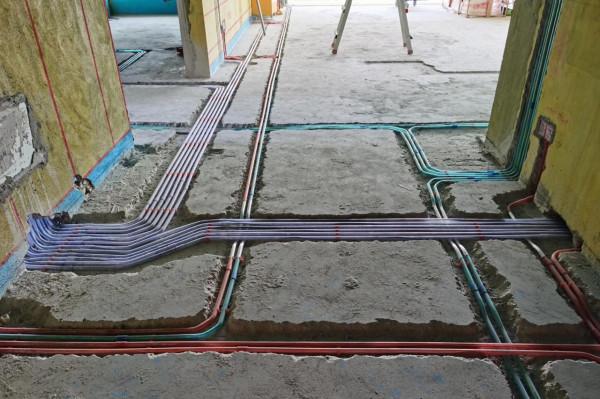 裝修工人說我不懂，叫我別監工，我挑這些時間進場，工人不敢偷懶