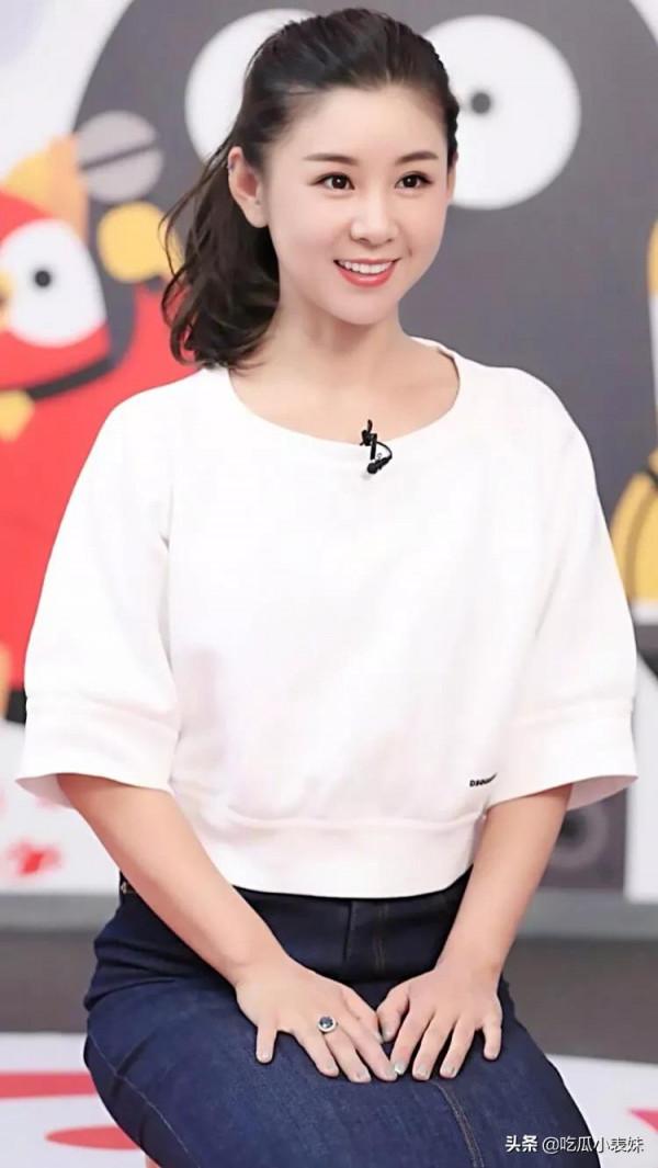 李小萌，不驚豔卻很耐看