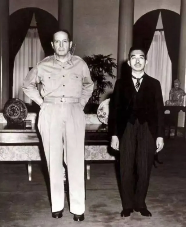 ​美國是怎樣用“民主”來保護日本軍國勢力和遏制共產主義的? ​美國是怎樣用“民主”來保護日本軍國勢力和遏制共產主義的?