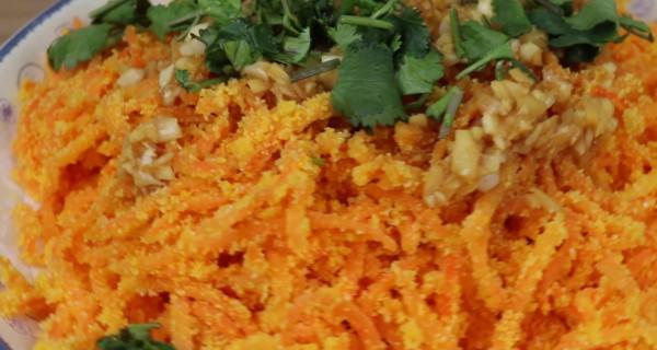 胡蘿蔔上鍋蒸一蒸，是我家過年必做壓軸菜，每年這道菜都先光碟