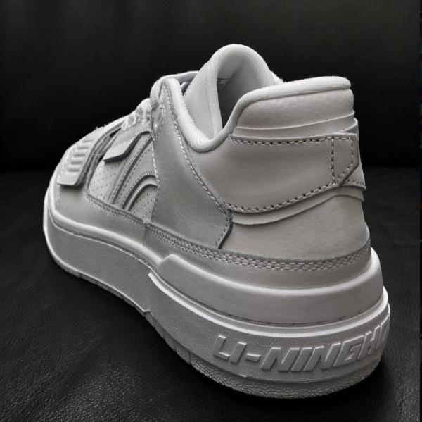 李寧又曝光了一款新板鞋！質感拉滿，還是聯名，比惟吾Pro還要帥