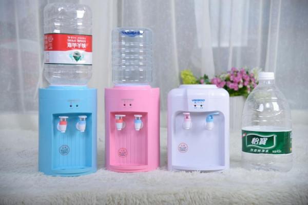 廚房還在用熱水壺燒水嗎?太落伍了,現今都流行即熱式飲水機 廚房還在用熱水壺燒水嗎?太落伍了,現今都流行即熱式飲水機