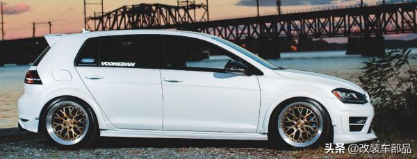 上得車展 下得賽道 外在優美 內在兇猛 七代高爾夫 R 上得車展 下得賽道 外在優美 內在兇猛 七代高爾夫 R