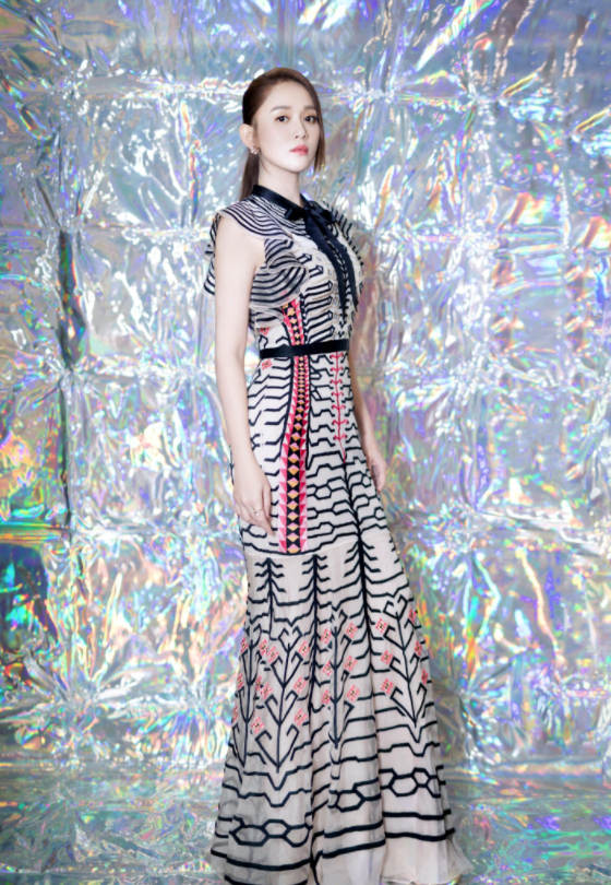 來！強行裝嫩的阿姨們，這6位女明星告訴你，超齡根本演不出少女