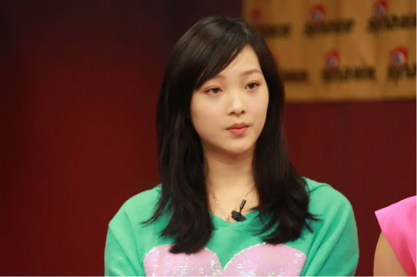 10年前海選奪冠出演虞姬，如今淪落到演丫鬟，被淘汰的個個成女主