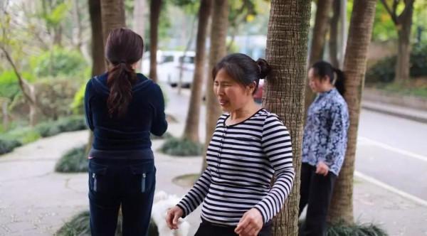 公園裡常見的這四種鍛鍊，對老年人健康有害，要遠離