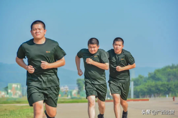 閃光事 | 喔唷！咱廣西武警來了“三胞胎”新兵！