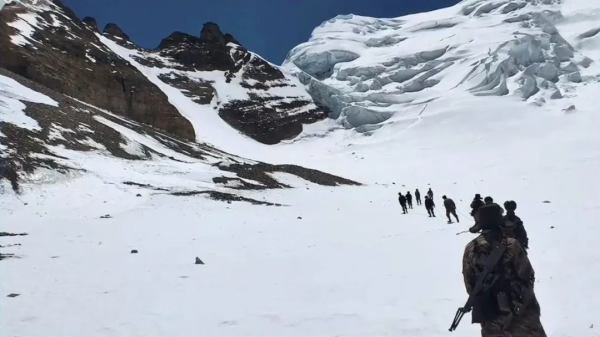 軍人的髮際線，央視關注了
