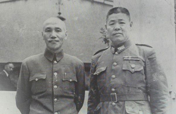 運氣超好的國民黨雜牌軍長，在最後時刻果斷起義，活了96歲