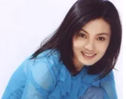 從酒吧歌手到當紅女星,被逃犯捧上位的謝雨欣,都經歷了什麼? 從酒吧歌手到當紅女星,被逃犯捧上位的謝雨欣,都經歷了什麼?