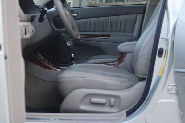 「情懷玩車」翻新復活2002年的豐田佳美，絕代神車，氣質非凡