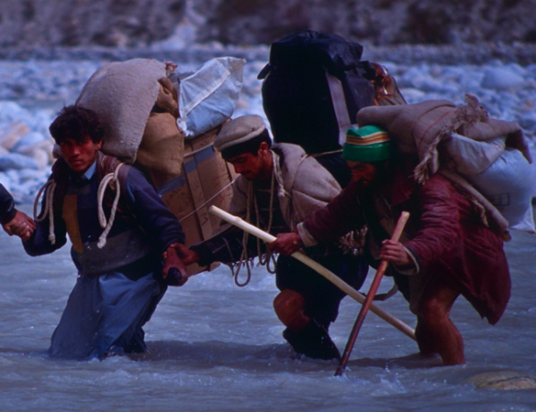 西姆沙爾“雪山人”：雪山上如履平地，6000米高原挖礦淘金難養家