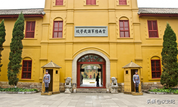 國民黨出身的開國上將，公然頂撞蔣介石，2萬人打敗林彪10萬大軍