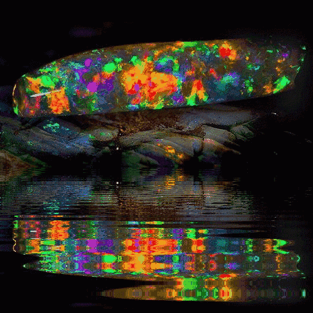 十月生辰石 | 它擁有著世間最絢麗的色彩,像星辰大海更像極光川流 十月生辰石 | 它擁有著世間最絢麗的色彩,像星辰大海更像極光川流