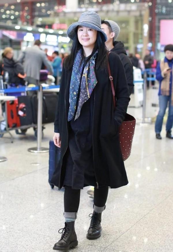 詠梅不刻意扮嫩的樣子太美了，雖然是素顏出鏡，卻依舊美得出眾