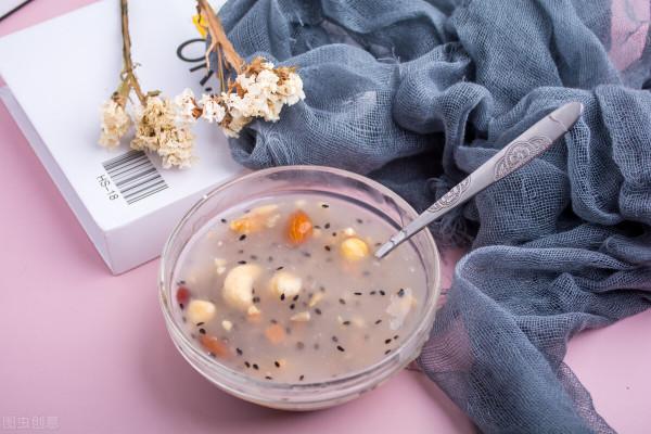 自我提升的三個境界：苦不言、怒不爭、心不亂