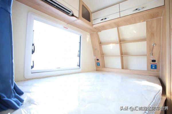 國產新型輕量化頂配拖掛房車!​長6.2米,變色龍車身配木質內飾 國產新型輕量化頂配拖掛房車!​長6.2米,變色龍車身配木質內飾