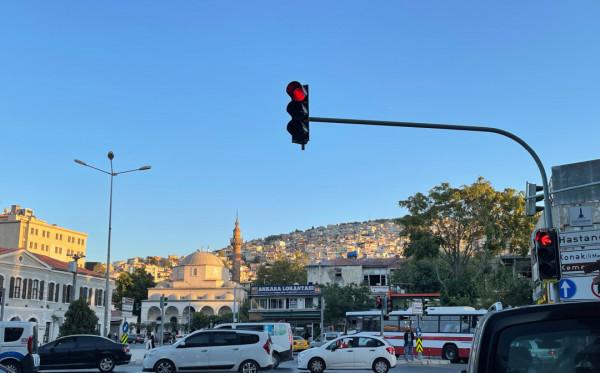 伊茲密爾四年沒見，如今在主城區已經滿街是黑人了