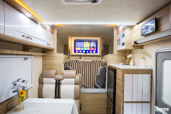 途佳H300高性價比平頭輕卡房車，選裝的配置它居然標配