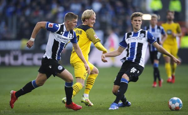 控球高達70%!3-1,拜仁勁敵迅速反彈,6連勝後上升至德甲第二名 控球高達70%!3-1,拜仁勁敵迅速反彈,6連勝後上升至德甲第二名