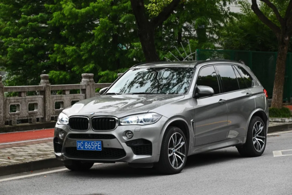 二手寶馬X5M:百萬效能SUV,4.4T雙渦輪增壓,5折購 二手寶馬X5M:百萬效能SUV,4.4T雙渦輪增壓,5折購