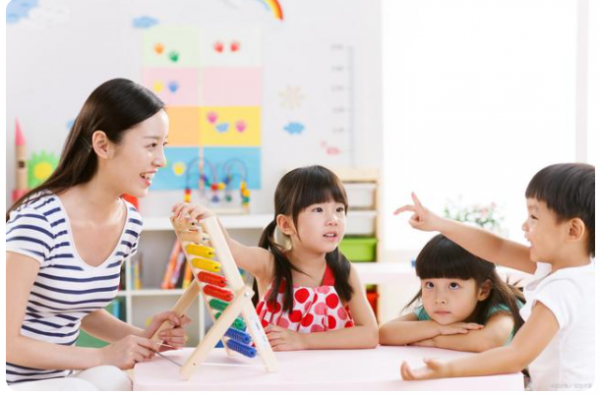 幼師:兩個孩子在班裡打鬧,臉上有抓痕,怎麼辦? 幼師:兩個孩子在班裡打鬧,臉上有抓痕,怎麼辦?