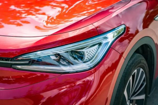 大眾ID.4 X：入門不到20萬，一改套娃風格設計