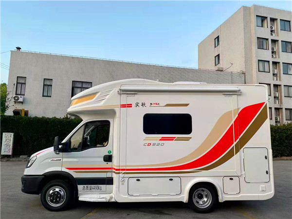 新款金冠賓歌依維柯房車,2米大床享受家的感覺 新款金冠賓歌依維柯房車,2米大床享受家的感覺