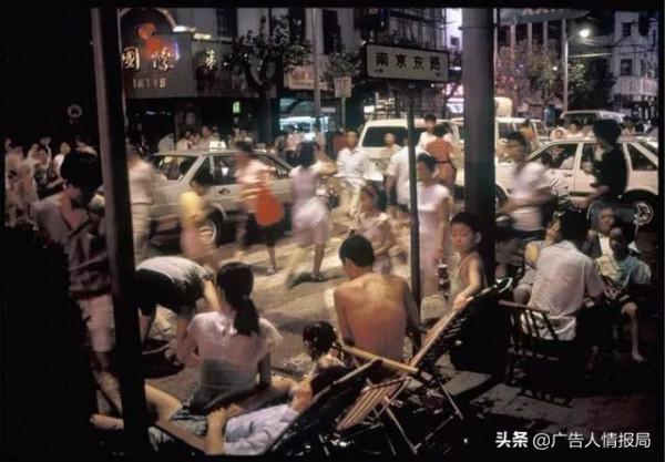 從前光陰慢，街上滿眼都是招牌