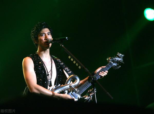 薇婭偷逃稅13.41億：不真實的人，下場都很慘