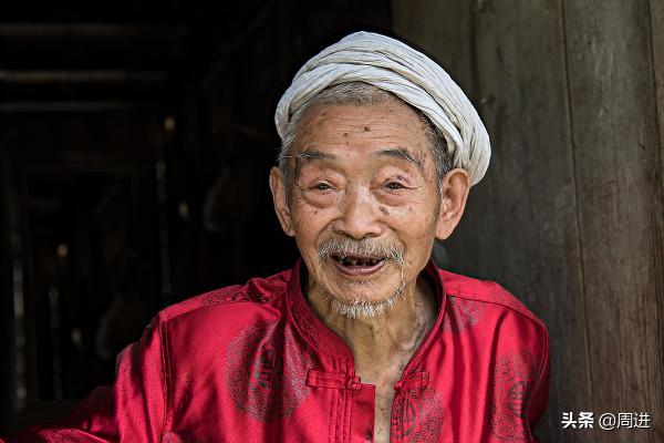 91歲老人從不生病，當年他一個決定，兒子考上空軍後沒能入伍