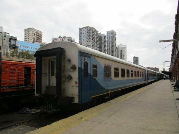 帶著車輪的聲音在阿根廷乘火車旅行。緩慢但浪漫 帶著車輪的聲音在阿根廷乘火車旅行。緩慢但浪漫