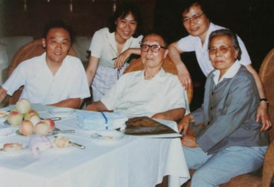 92年聶榮臻逝世後,楊成武淚流滿面:你們怎不通知讓我見他一面 92年聶榮臻逝世後,楊成武淚流滿面:你們怎不通知讓我見他一面