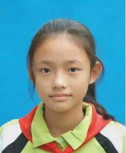 10位當紅女星童年照：熱巴精緻、楊冪“齙牙”，趙麗穎讓人認不出