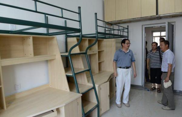南開大學“夫妻宿舍”走紅，學生拍手叫好，家長卻無法理解