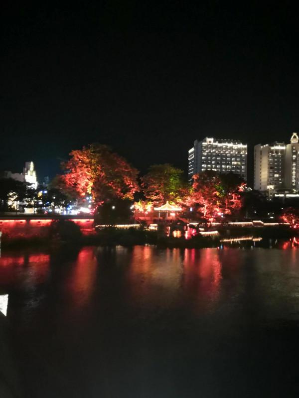 天氣冷了去從化泡溫泉嘆美食賞美景玩的好開心