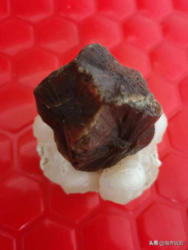 嫩江瑪瑙的奇特品種——多面體 嫩江瑪瑙的奇特品種——多面體