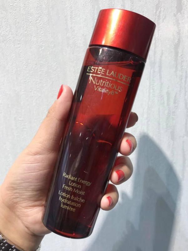 爽膚水能給予肌膚滋潤，幫助後續保養品的吸收