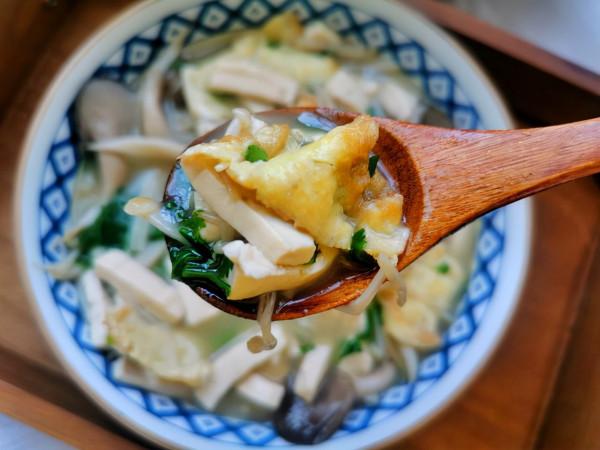 秋冬滋補卻怕胖,建議多喝這道湯,味道鮮美營養足,暖身又低脂 秋冬滋補卻怕胖,建議多喝這道湯,味道鮮美營養足,暖身又低脂