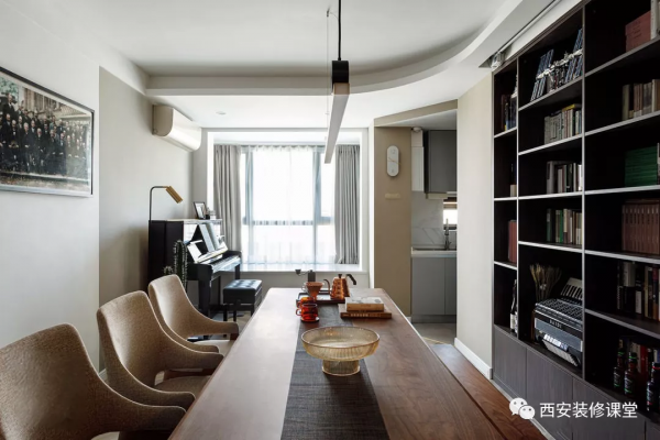 客廳不要傳統，長條桌布局可好？