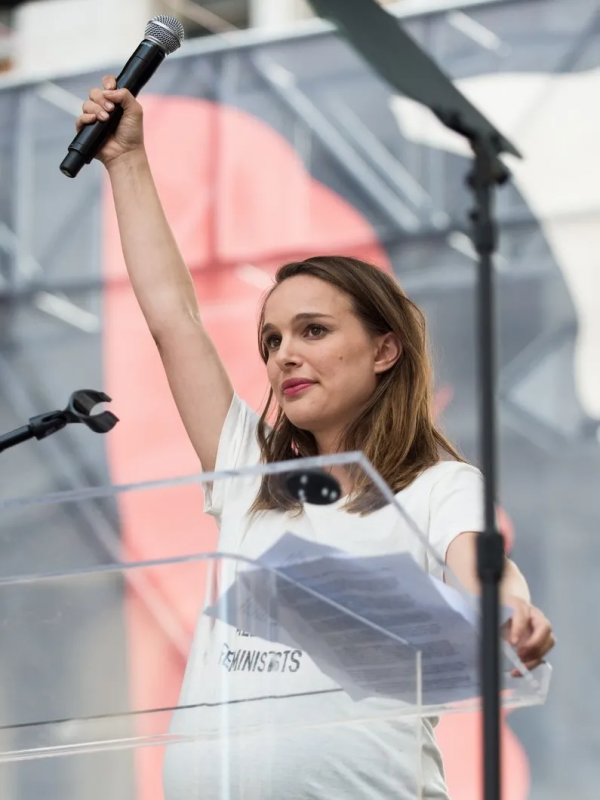 娛樂圈誰最敢穿