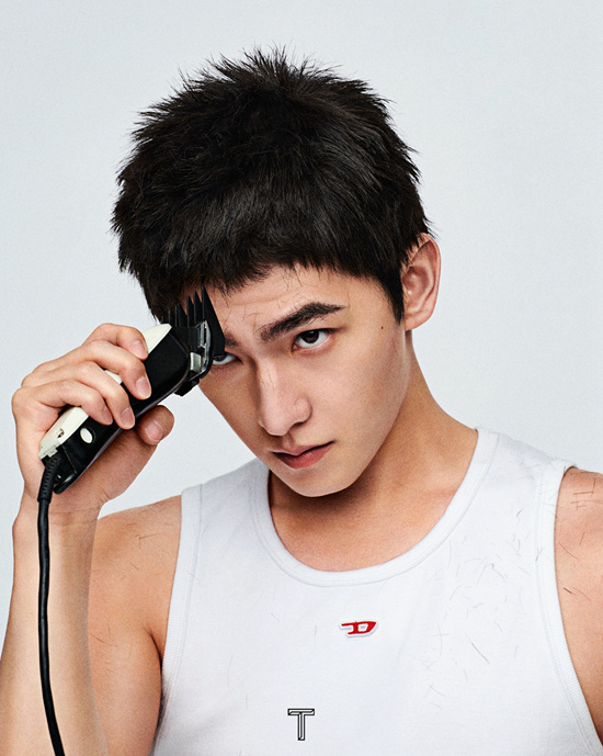 一人足矣！楊洋復古型男封釋出 你想要的風格都有